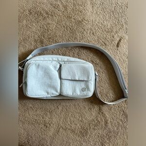 ALMOST NEW LULULEMON CROSSBODY BAG